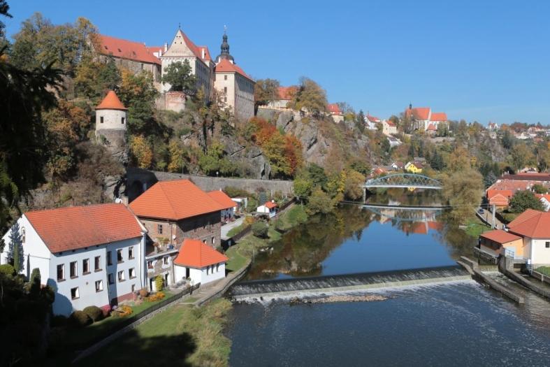 Domecek Ve Dvore Бехине Экстерьер фото
