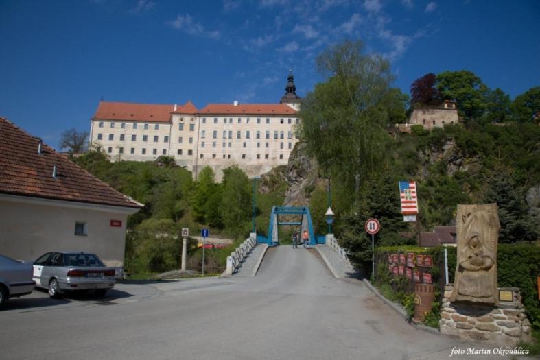 Domecek Ve Dvore Бехине Экстерьер фото